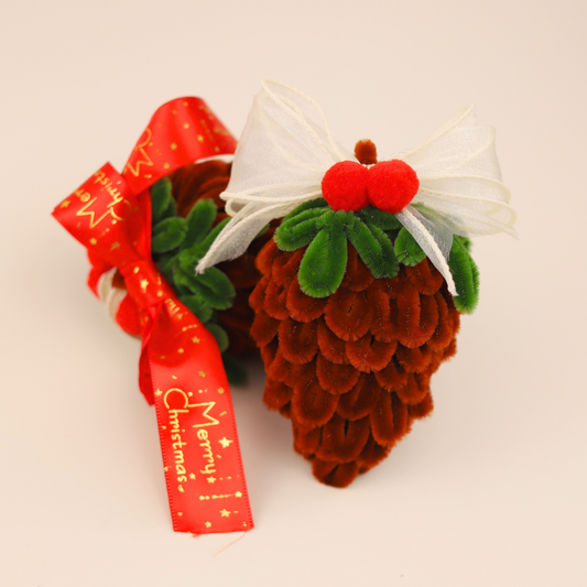 Pine Cone Pair Mistletoe DIY Kit